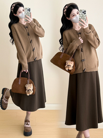 Tehotenský kostým s midi sukňou, dlhé rukávy, pletený materiál z polyesteru a bavlny (50–70% polyester, do 30% bavlny), jeseň 2025, japonsko-kórejský voľný štýl