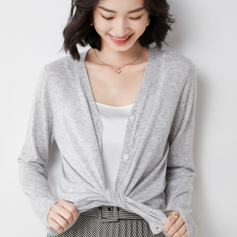 Cardigan od worsted vune s V-izrezom, tanak, labav kroj, dugi rukavi