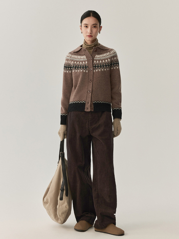 Dámsky cardigan zo zmesi vlneného a bavlneného materiálu (obsah bavlny 95%+) | stredná dĺžka 65–80 cm | okrúhly výstrih | dlhé rukávy | elegantný mestský štýl