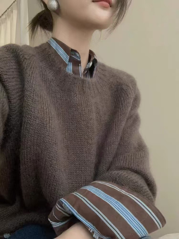 Dámsky hrubý vlnený sveter s okrúhlym výstrihom, rukávy v štýle princeznej, voľný strih, bežná dĺžka, retro štýl