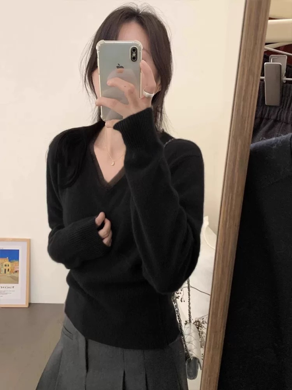 Vlnený sveter s V výstrihom, dlhé rukávy, úzky strih, stredná hrúbka, hodvábny vzhľad