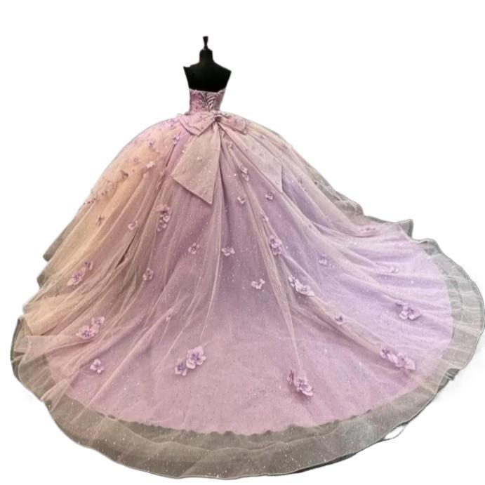 Svadobné šaty s tubovým vrškom, dlhými rukávmi, dlhá sukňa, vysoký pás; hlavná látka 30-50%.