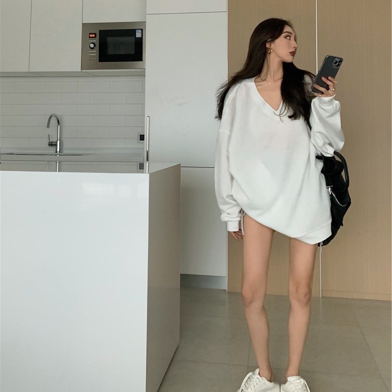 Tricou T-shirt din Milk Silk, guler în V, mâneci lungi, croială lejeră