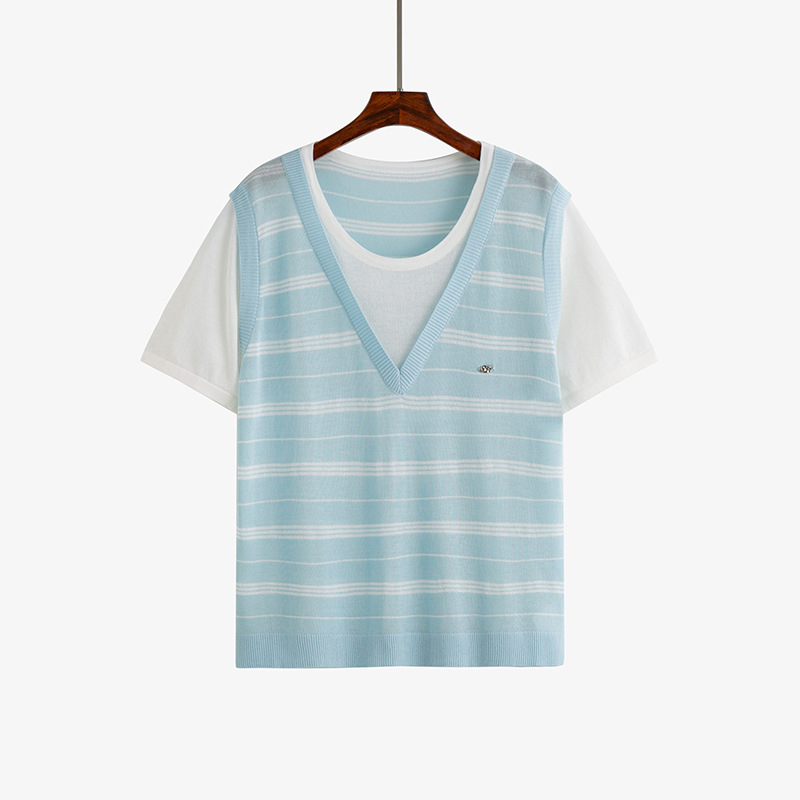 Naili топ с илюзорен двуслоен изглед в райета, летен сезон 2025, кръгло деколте, 3/4 ръкав, смес вискоза/найлон