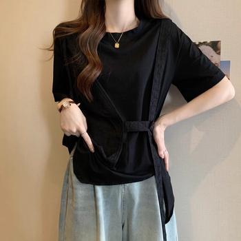 Tricou damă din două părți, cu colaj/îmbinare, guler rotund, mânecă scurtă, lungime medie