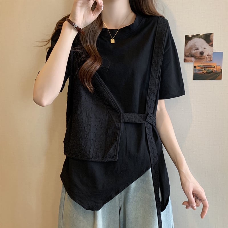 Tricou damă din două părți, cu colaj/îmbinare, guler rotund, mânecă scurtă, lungime medie