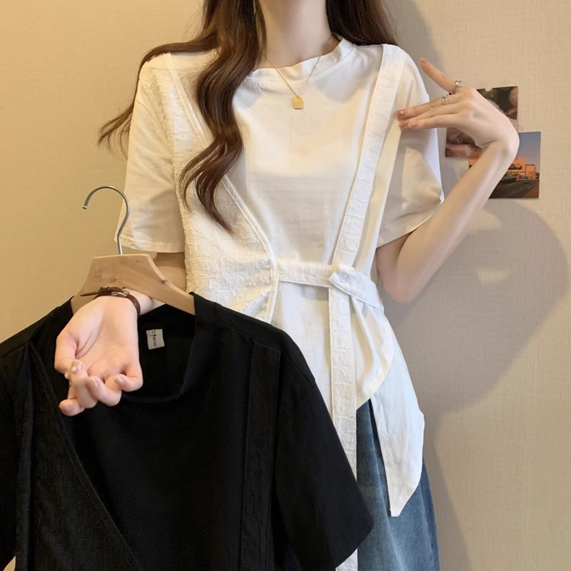 Tricou damă din două părți, cu colaj/îmbinare, guler rotund, mânecă scurtă, lungime medie