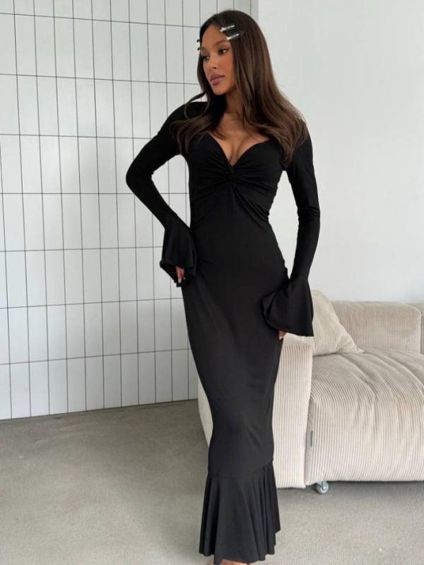 Haljina s V izrezom, rukavi u stilu lotosa, kratka duljina, uski bodycon kroj, poliester s elastanom