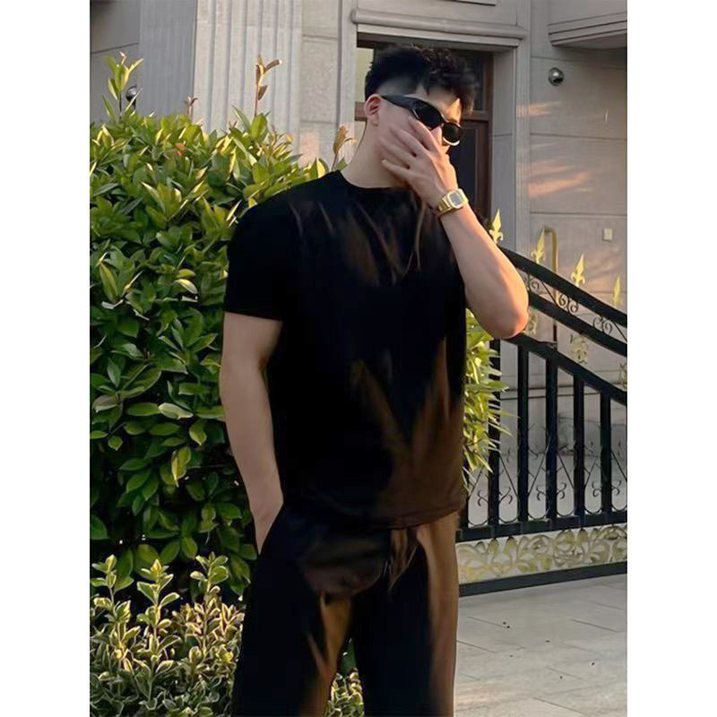 Tricou bărbați cu croială slim, mânecă scurtă, guler rotund, bumbac pieptănat 91–95%