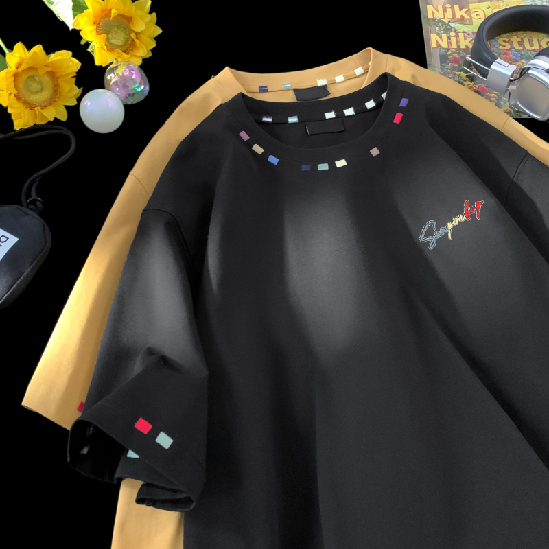 Tricou bărbați cu croială slim, mânecă scurtă, guler rotund, bumbac pieptănat 91–95%