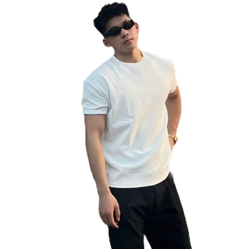 Tricou bărbați cu croială slim, mânecă scurtă, guler rotund, bumbac pieptănat 91–95%