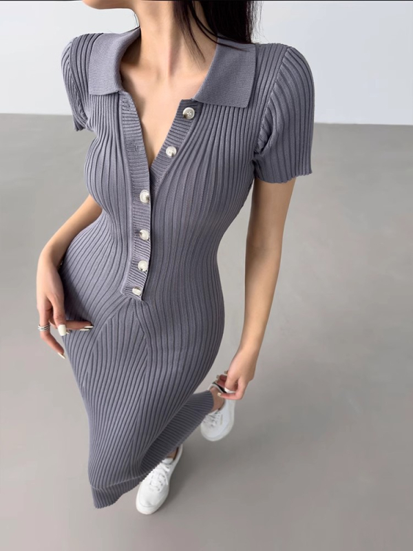 Rochie tricot polo cu guler polo, siluetă sirena, lungă, mâneci scurte, talie înaltă