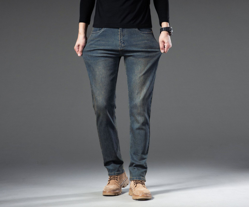 Blugi din denim pentru bărbați, croială Slim Straight, finisaj spălat, căptușeală fleece, talie medie, fermoar, cinci buzunare, pantaloni casual de iarnă