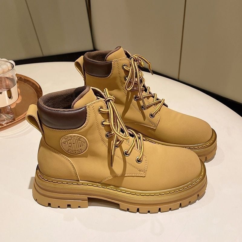 Ghete Martin cu creștere a înălțimii, partea superioară din piele sintetică, talpă din cauciuc, guler înalt, închidere cu șireturi în față