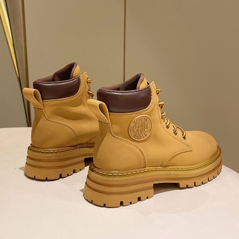 Ghete Martin cu creștere a înălțimii, partea superioară din piele sintetică, talpă din cauciuc, guler înalt, închidere cu șireturi în față