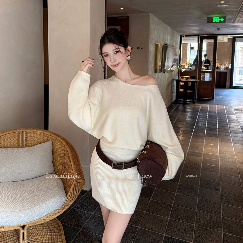 Kootud sviiter diagonaalse kaelusega, pikad varrukad, sale lõige, akrüül-nailon segust