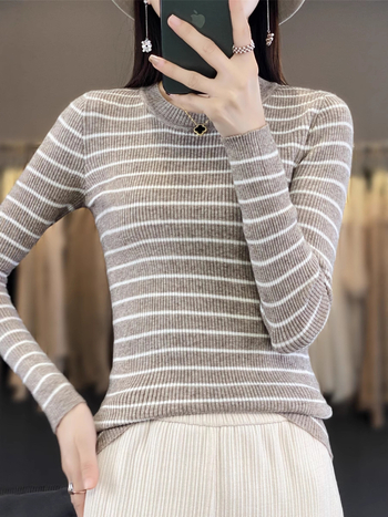 Pulover tricotat Andy Knit, cu dungi, slim-fit, guler rotund