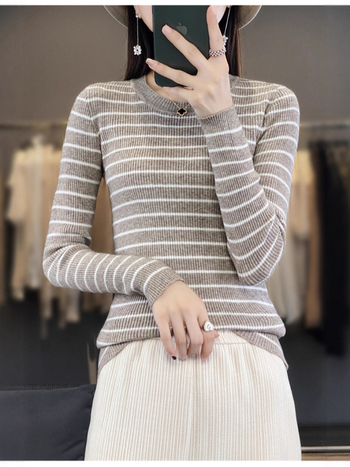 Pulover tricotat Andy Knit, cu dungi, slim-fit, guler rotund