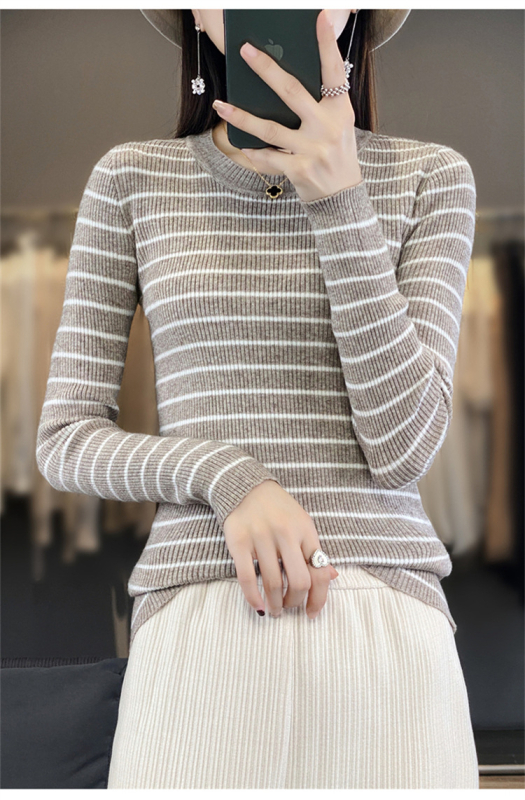 Pulover tricotat Andy Knit, cu dungi, slim-fit, guler rotund