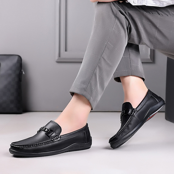 Pánske kožené slip-on loafery – vrchnok z pravej kože, okrúhla špička, nízky pod-pätok 1–3 cm, gumová podrážka, vnútorná výstelka Gaoli bavlna