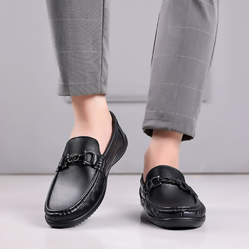 Pánske kožené slip-on loafery – vrchnok z pravej kože, okrúhla špička, nízky pod-pätok 1–3 cm, gumová podrážka, vnútorná výstelka Gaoli bavlna