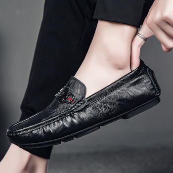 Pánske voľnočasové mokasíny s gumovou podrážkou, vrchnok z teľacej kože, okrúhla špička, plochá päta, retro štýl