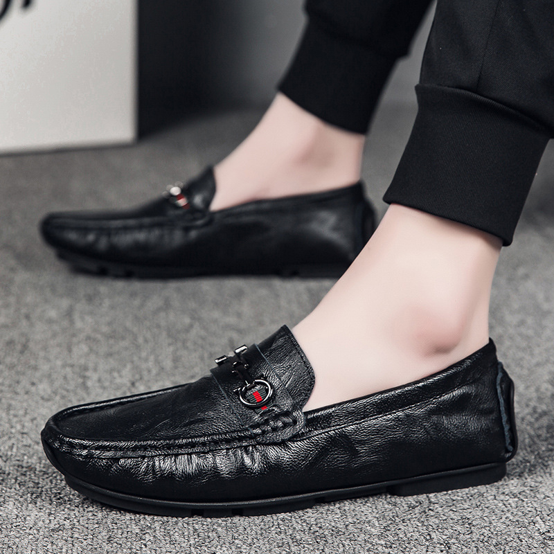 Pánske voľnočasové mokasíny s gumovou podrážkou, vrchnok z teľacej kože, okrúhla špička, plochá päta, retro štýl