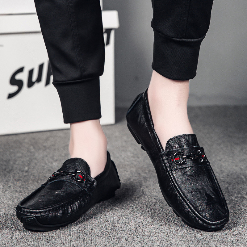 Pánske voľnočasové mokasíny s gumovou podrážkou, vrchnok z teľacej kože, okrúhla špička, plochá päta, retro štýl