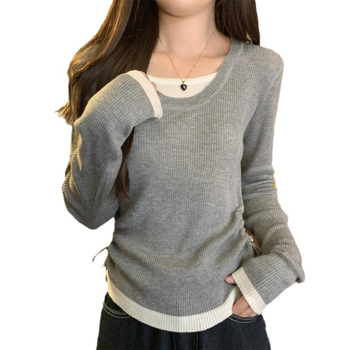 Pulover tricotat cu set fals din două părți, guler rotund, mâneci lungi, croială slim, grosime medie