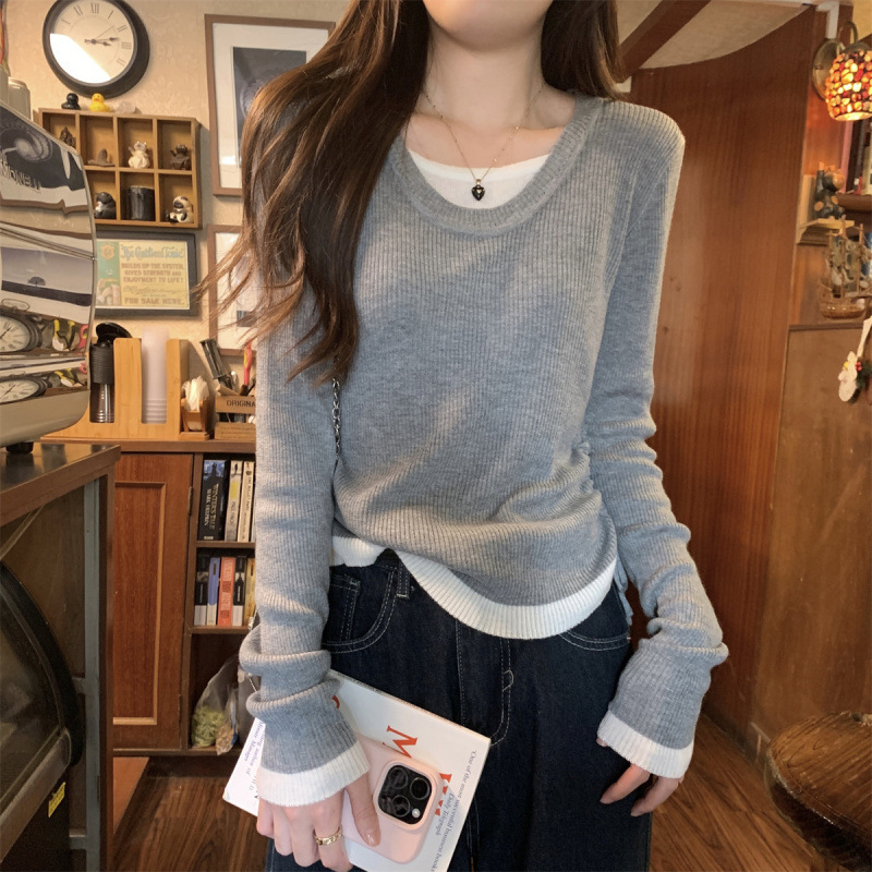 Pulover tricotat cu set fals din două părți, guler rotund, mâneci lungi, croială slim, grosime medie