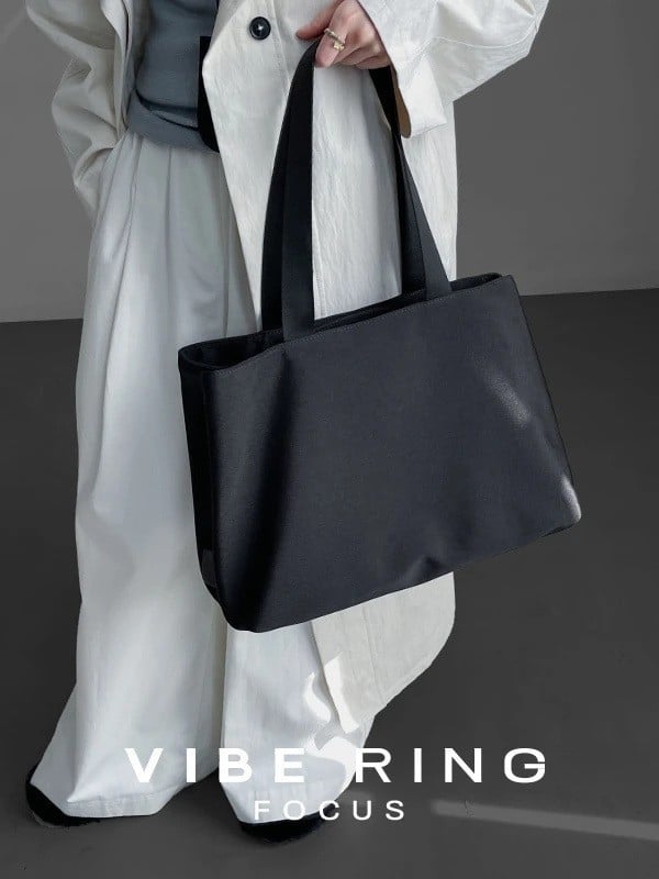 Geantă tote din nylon pentru femei – capacitate mare, multiple compartimente, închidere cu fermoar, buzunare interioare, căptușeală poliester-cotton, curele duble