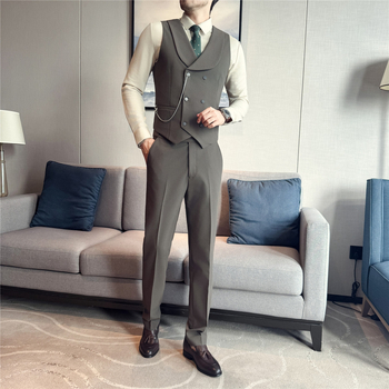 Pánska štíhla vesta s pruhovaným vzorom, dvojradové zapínanie a golier v štýle saka