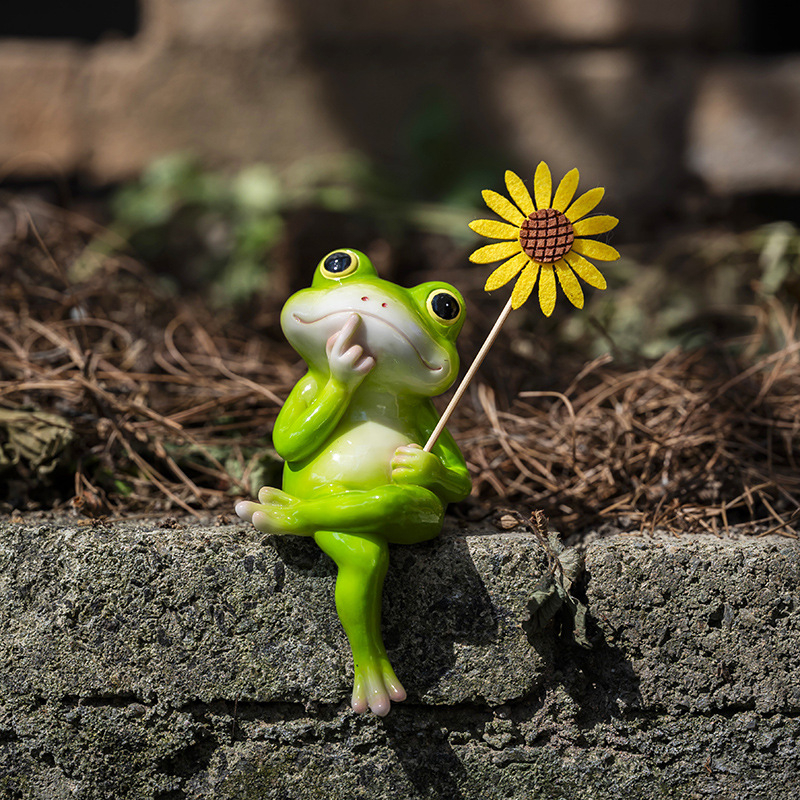 Karikatúrna žaba záhradná ozdoba — syntetická živica, exteriérová dekorácia pre záhradu, balkón alebo okraj akvária