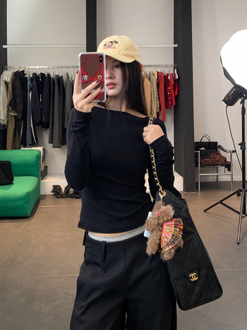 Naiste puuvillase-elastaani segust T-särk pikkade varrukatega, kitsas lõige, laevakakla, 3D lõige