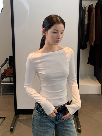 Naiste puuvillase-elastaani segust T-särk pikkade varrukatega, kitsas lõige, laevakakla, 3D lõige