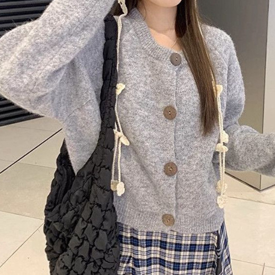 Dámsky polyesterový kardigan s kokosovými gombíkmi, okrúhly výstrih, raglánové dlhé rukávy, krátky strih