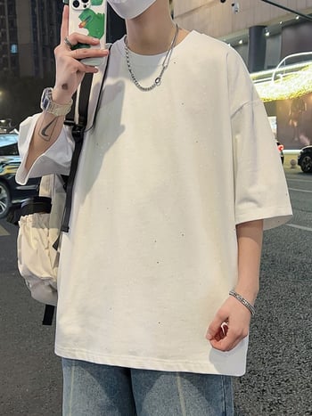 Majica kratkih rukava s all-over printom zvjezdano neba po cijeloj površini, udoban slobodan kroj, okrugli izrez, kratke rukave, poliester