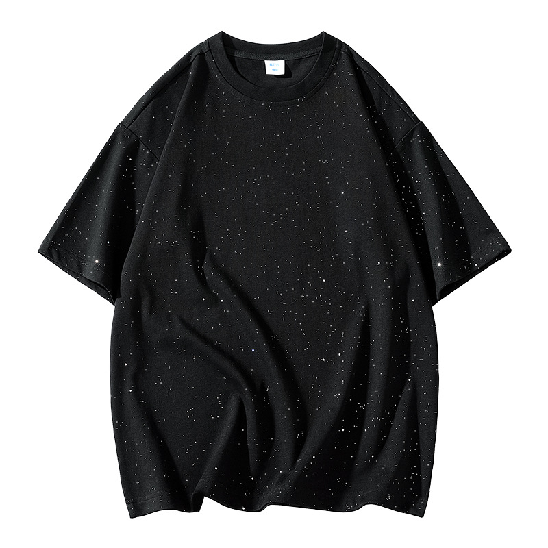 Majica kratkih rukava s all-over printom zvjezdano neba po cijeloj površini, udoban slobodan kroj, okrugli izrez, kratke rukave, poliester
