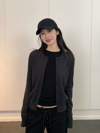 Kardigan patchwork detailiga, kašmiir-puuvillasegu segu, ümmarguse kaelaga, pikkade varrukatega