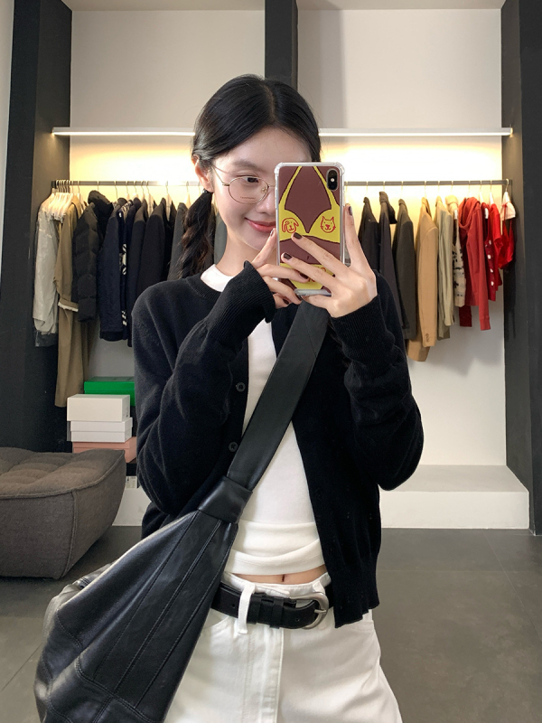 Kardigan patchwork detailiga, kašmiir-puuvillasegu segu, ümmarguse kaelaga, pikkade varrukatega