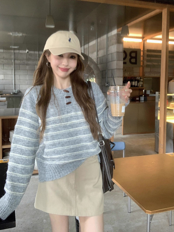 Kórejský štýl pruhovaný pletený sveter, kruhový golier, voľný strih, normálna dĺžka, materiál spandex