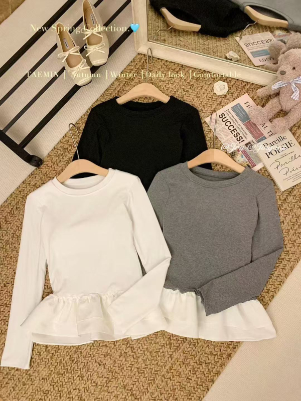 Dugačka ženska majica s dugim rukavima i boho cvjetnom čipkom — uski kroj, okrugli izrez, pamuk-elastan smjesa (80–90% pamuk, <30% elastan)