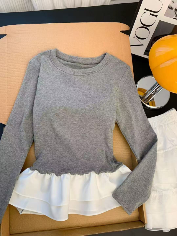 Dugačka ženska majica s dugim rukavima i boho cvjetnom čipkom — uski kroj, okrugli izrez, pamuk-elastan smjesa (80–90% pamuk, <30% elastan)