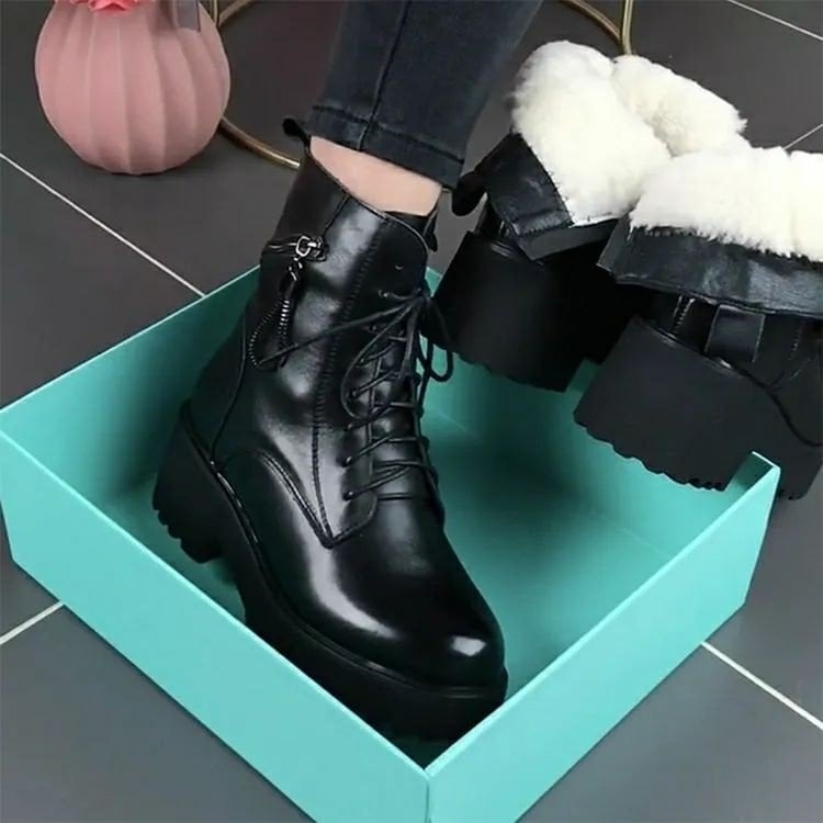 Női Martin csizmák, fleece bélés, felső rész mikroszálas, gumi talp, vastag sarka 3–5 cm, oldalsó cipzár, téli és őszi viseletre