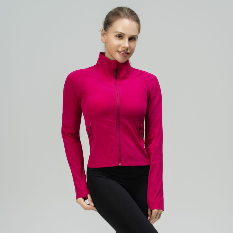 Moteriška žygių striukė su UV50 apsauga, atspari vandeniui ir vėjui, su nuimama gobtuvu, tamprus audinys