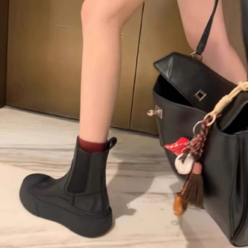 Ghete Chelsea din piele naturală, căptușite cu fleece, talpă groasă din cauciuc, gambă mid-calf, vârf rotund, închidere slip-on