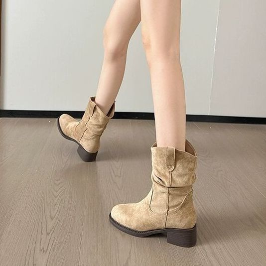 Botine femei până la calcaie medii cu toc gros, piele sintetică, vârf ascuțit, talpă din cauciuc