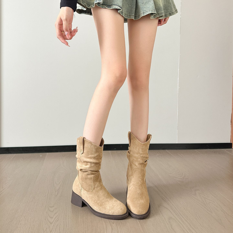 Botine femei până la calcaie medii cu toc gros, piele sintetică, vârf ascuțit, talpă din cauciuc