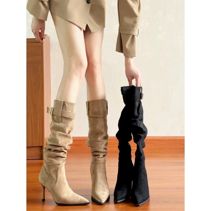 Ghete de damă la modă - vârf ascuțit, toc subțire înalt, velur pe partea superioară, gambă înaltă