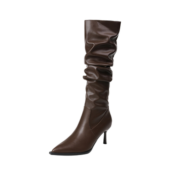 Női térdcsizma hegyes orrú, stiletto sarok 6-8 cm, PU felsőrész, oldalsó cipzár, gumitalp